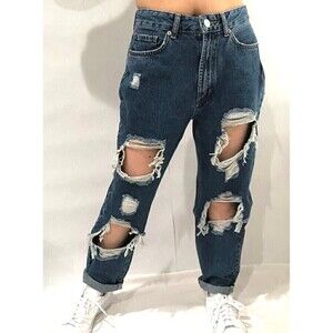 BDG Mom Distressed Jeans Size 27‎
